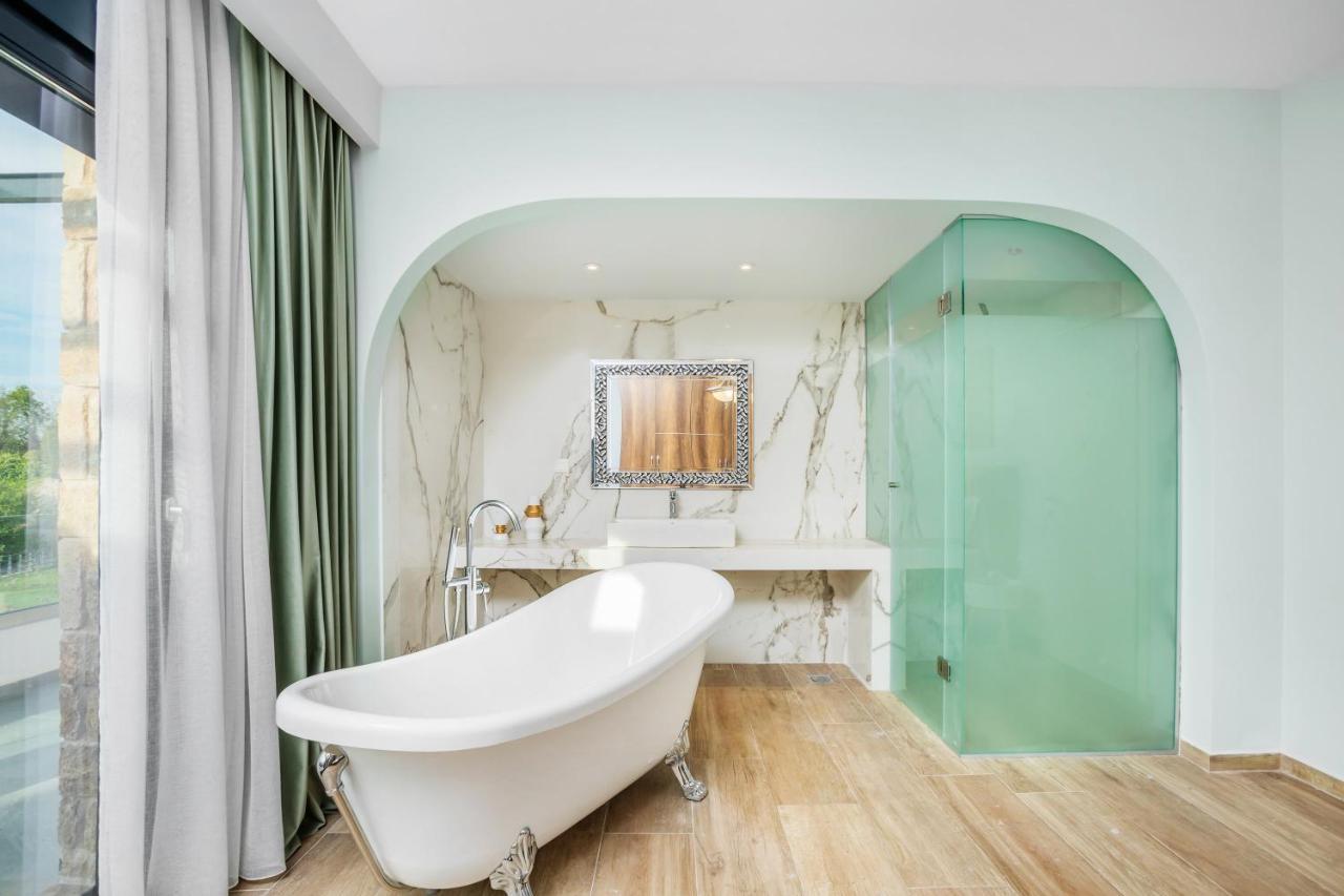 Epta Villas Luxury Redefined Ajía Paraszkeví Kültér fotó